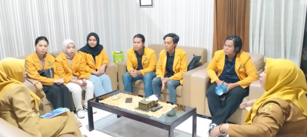 Menerima kunjungan mahasiswa Universitas Mulawarman