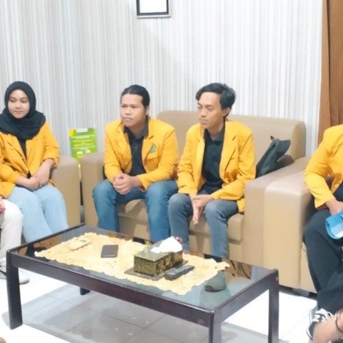 Menerima kunjungan mahasiswa Universitas Mulawarman