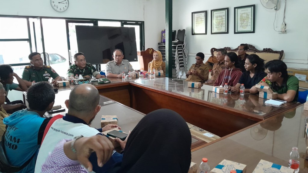 Mendampingi tamu dari Pusat, Pj.Swasembada Pangan Samarinda 2025