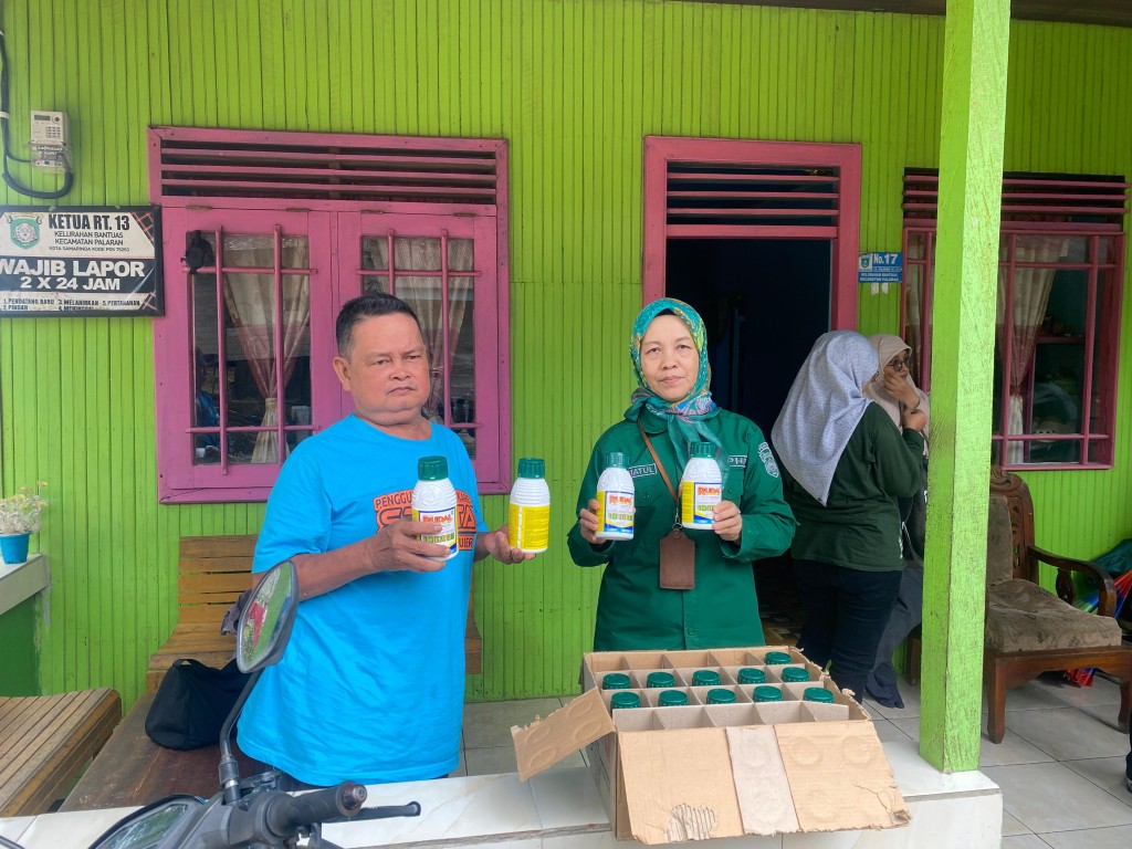 Penyerahan Bantuan Insektisida pembasmi Rayap
