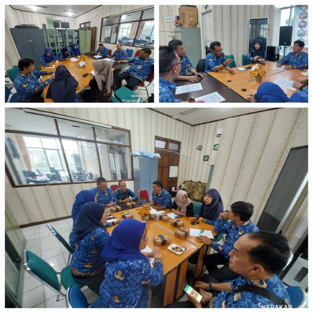 Rapat internal Bidang Ketersediaan dan Distribusi Pangan mengenai Penyusunan tim kerja dalam pendampingan penyaluran Bantuan Pangan