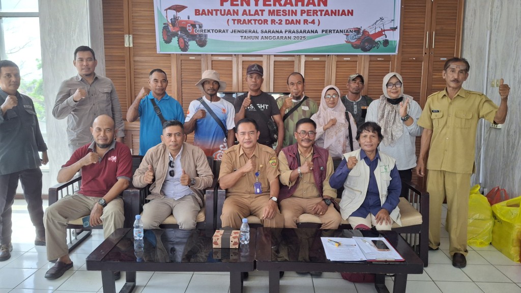 Dokumentasi pembagaian Alsintan 03 Unit TR2 dan 01 Unit TR4, Bantuan langsung Kementan Lewat Aspirasi Ke Poktan Tahun Anggaran 2025.🙏🏻🙏🏻