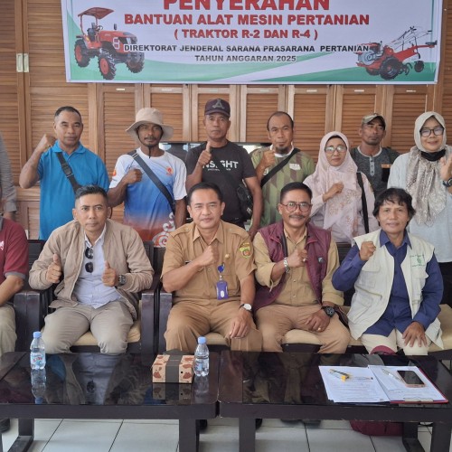 Dokumentasi pembagaian Alsintan 03 Unit TR2 dan 01 Unit TR4, Bantuan langsung Kementan Lewat Aspirasi Ke Poktan Tahun Anggaran 2025.🙏🏻🙏🏻