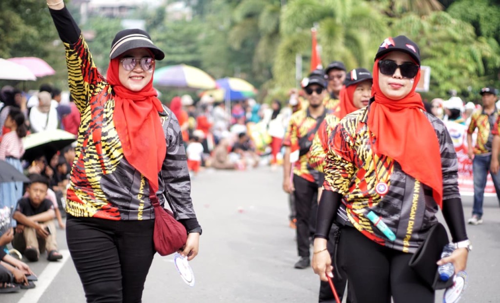 Pawai kendaraan hias dan jalan santai dalam rangka memperingati hari ulang tahun kemerdekaan Republik Indonesia ke-80