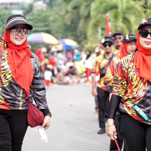 Pawai kendaraan hias dan jalan santai dalam rangka memperingati hari ulang tahun kemerdekaan Republik Indonesia ke-80